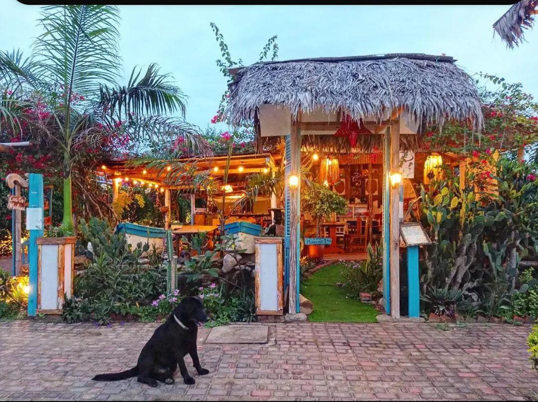 Cafe Madame Hotel Puerto López Buitenkant foto